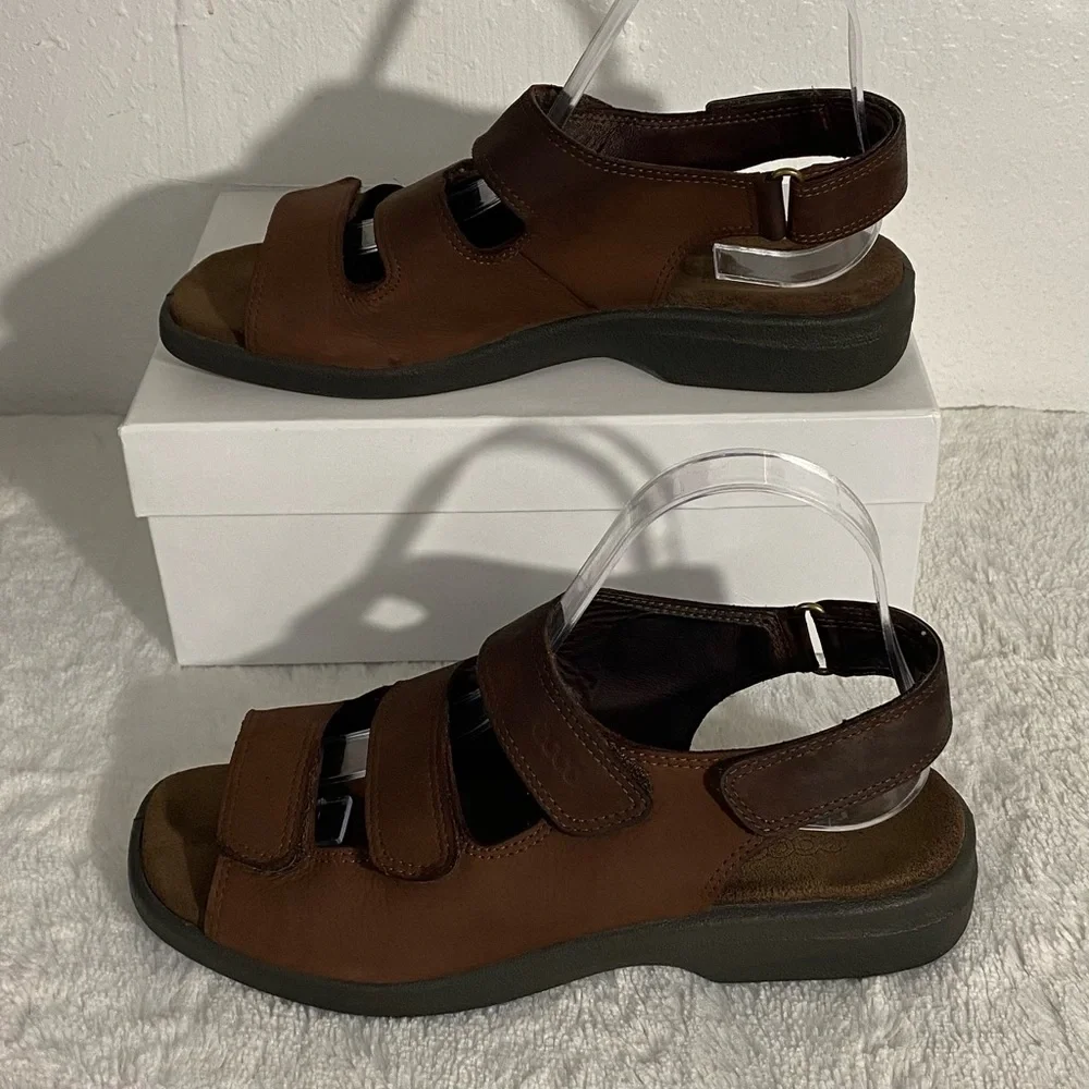 Ecco Babett Brown Leather 3-Strap Sandals Women’s Size 40 EU (9/9.5 US)